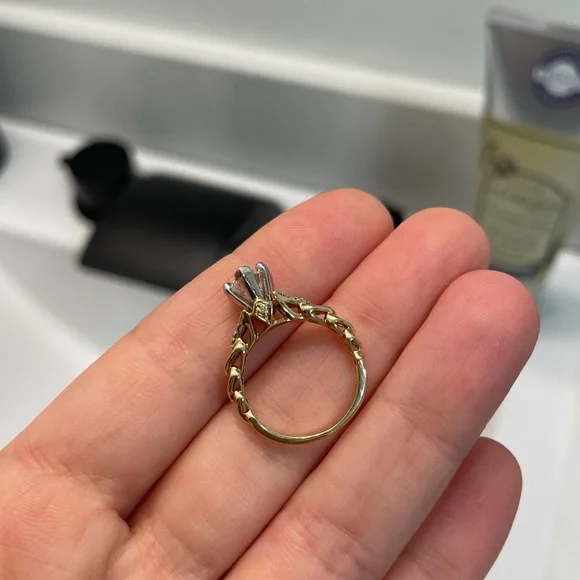 1 CARAT NATURAL DIAMOND ring from Jared - Picture 7 of 11